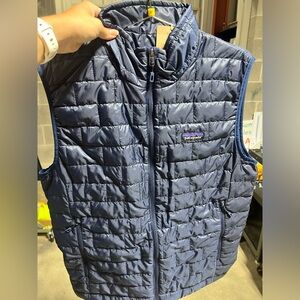 Patagonia Men’s Nano Puff Vest. Medium. NWT. Navy.